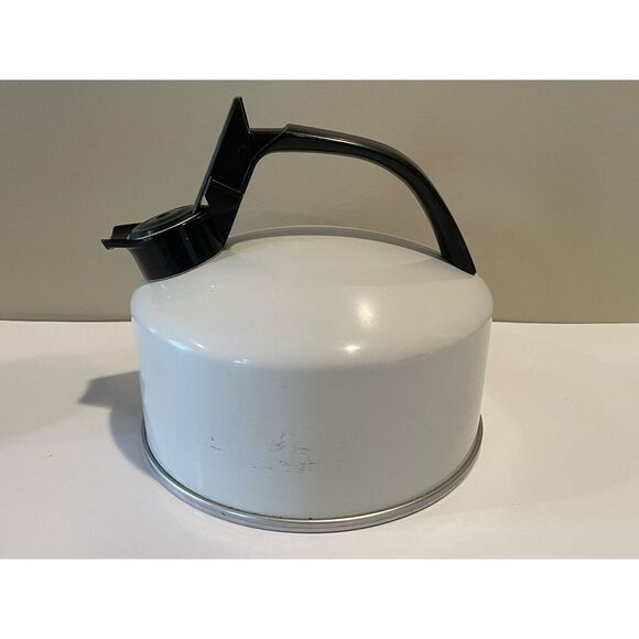 Vtg‎ Regal Whistling Tea Kettle 2 1/2 Quart Almond Color No Label - Picture 5 of 11